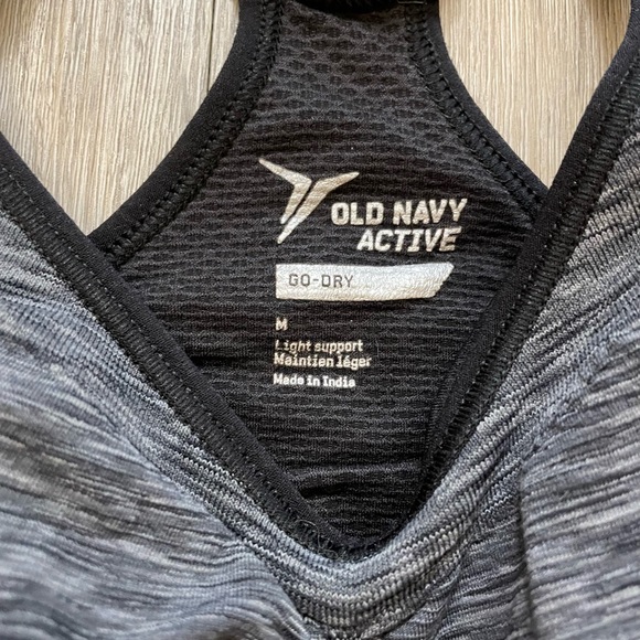 old navy sports bra - Picture 3 of 3